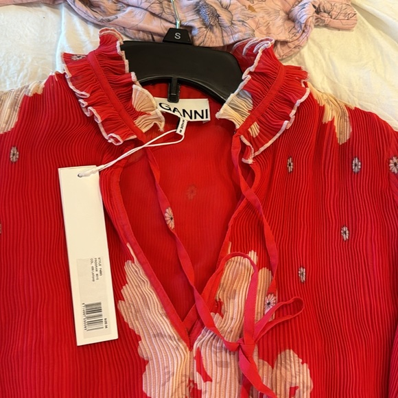 Pleated Georgette Printed Shift Dress - Picture 2 of 4